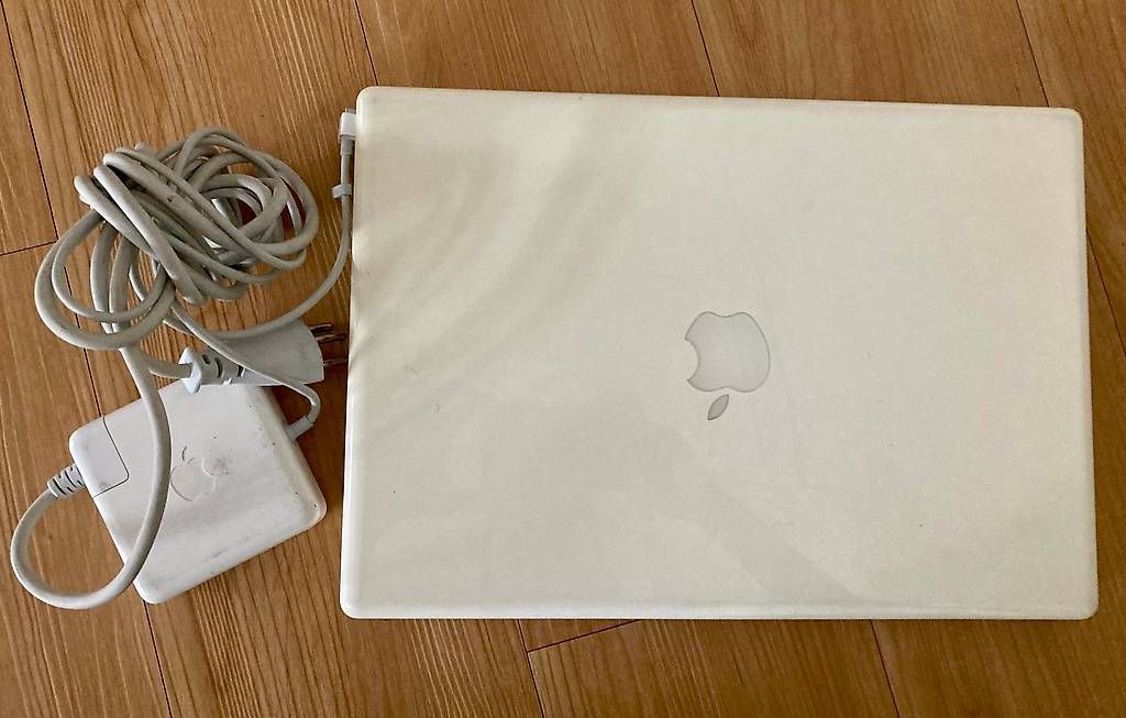 Apple Notebooks: Macbook A 1181 – Gebraucht aus Lenzburg von gabi04 2