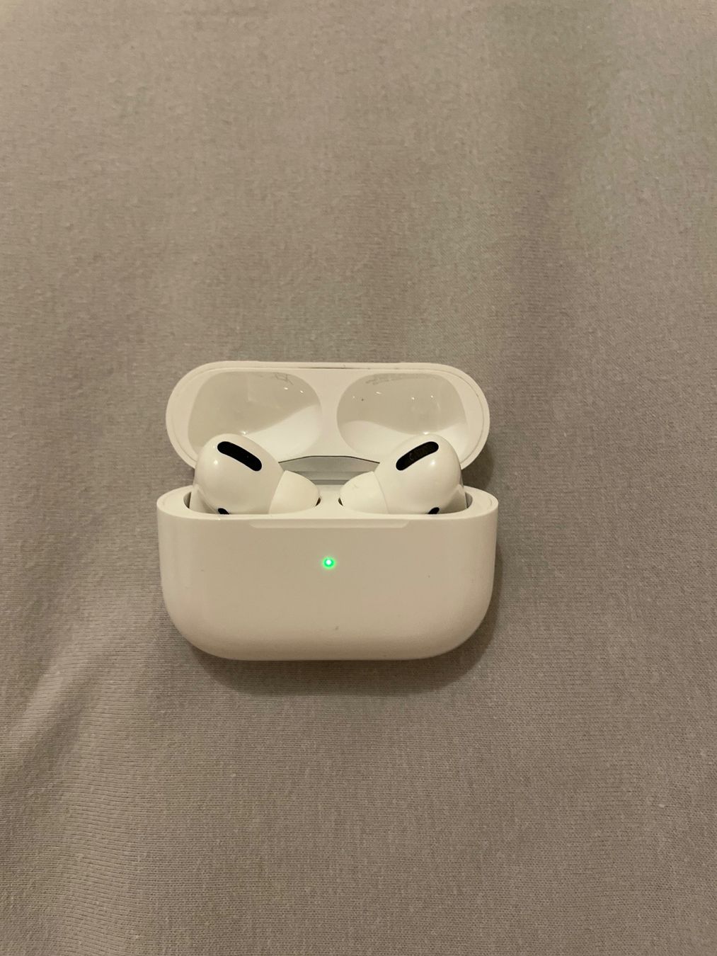 Apple Cuffie: Airpods Pro 2 Apple Originalverpackt – Usato da Horgen venduto da hef_p8zg 1