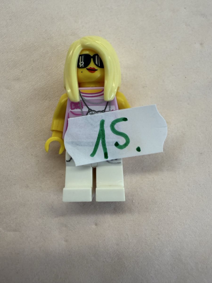 Lego Spielzeuge: 1 Lego Figur - Sommermädchen mit Sonnenbrille – Gebraucht aus Rheinfelden von zim_2hqc 1