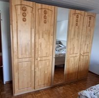 Schlafzimmer Kleiderschrank und Kommode (Fronten Echtholz)
