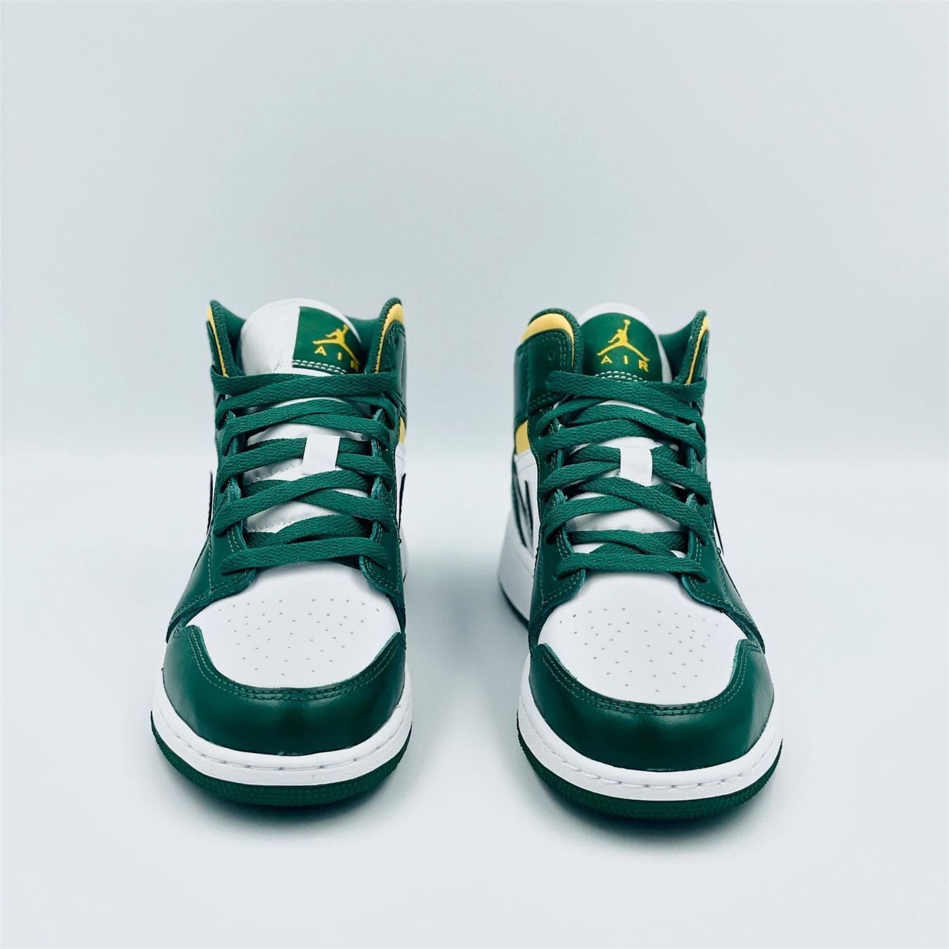 Jordan Scarpe da donna: Nike Air Jordan 1 Mid Sonics EU 36.5 – Nuovo e nell'imballaggio originale da Erlinsbach venduto da sasneakers 3