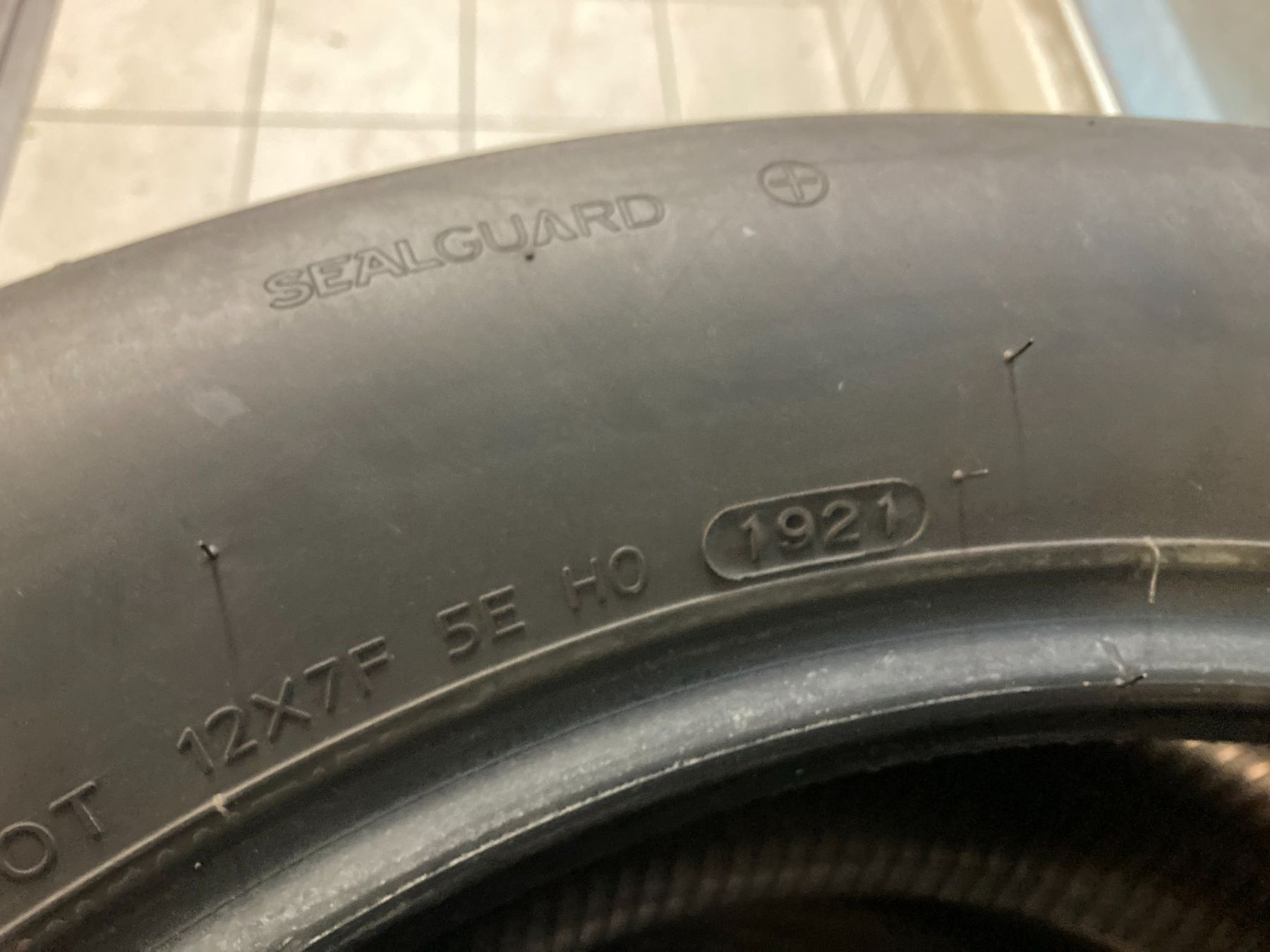Hankook Pneumatici & Ruote complete: 255/50R19 Sommerpneu VW ID.4 – Usato da Cham venduto da WB2223 3