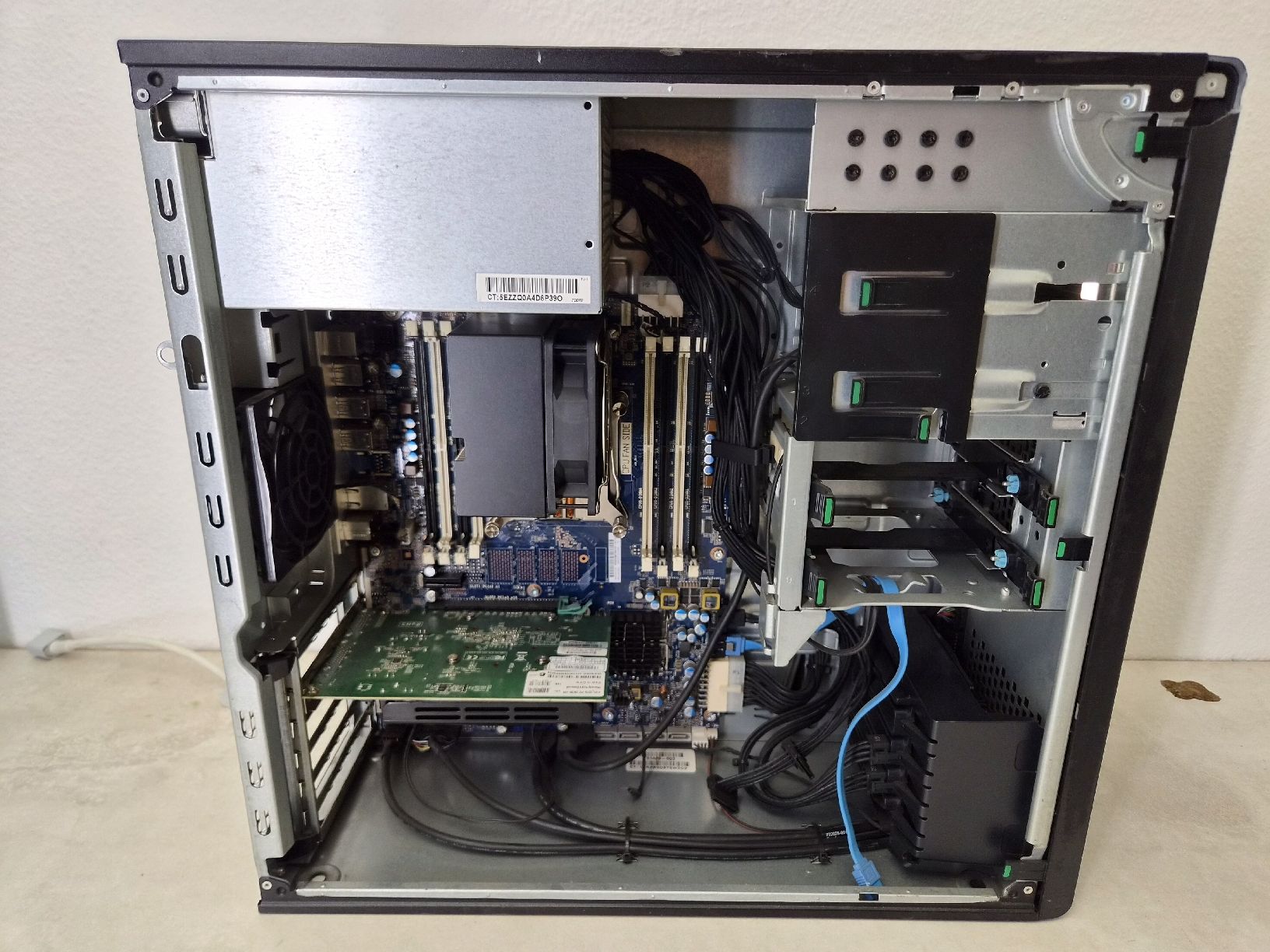 Hewlett Packard PCs: HP Z440 Workstation, Intel Xeon E5-1650 v3 CPU.  – Gebraucht aus SCHAFFHAUSEN von Atami99 1