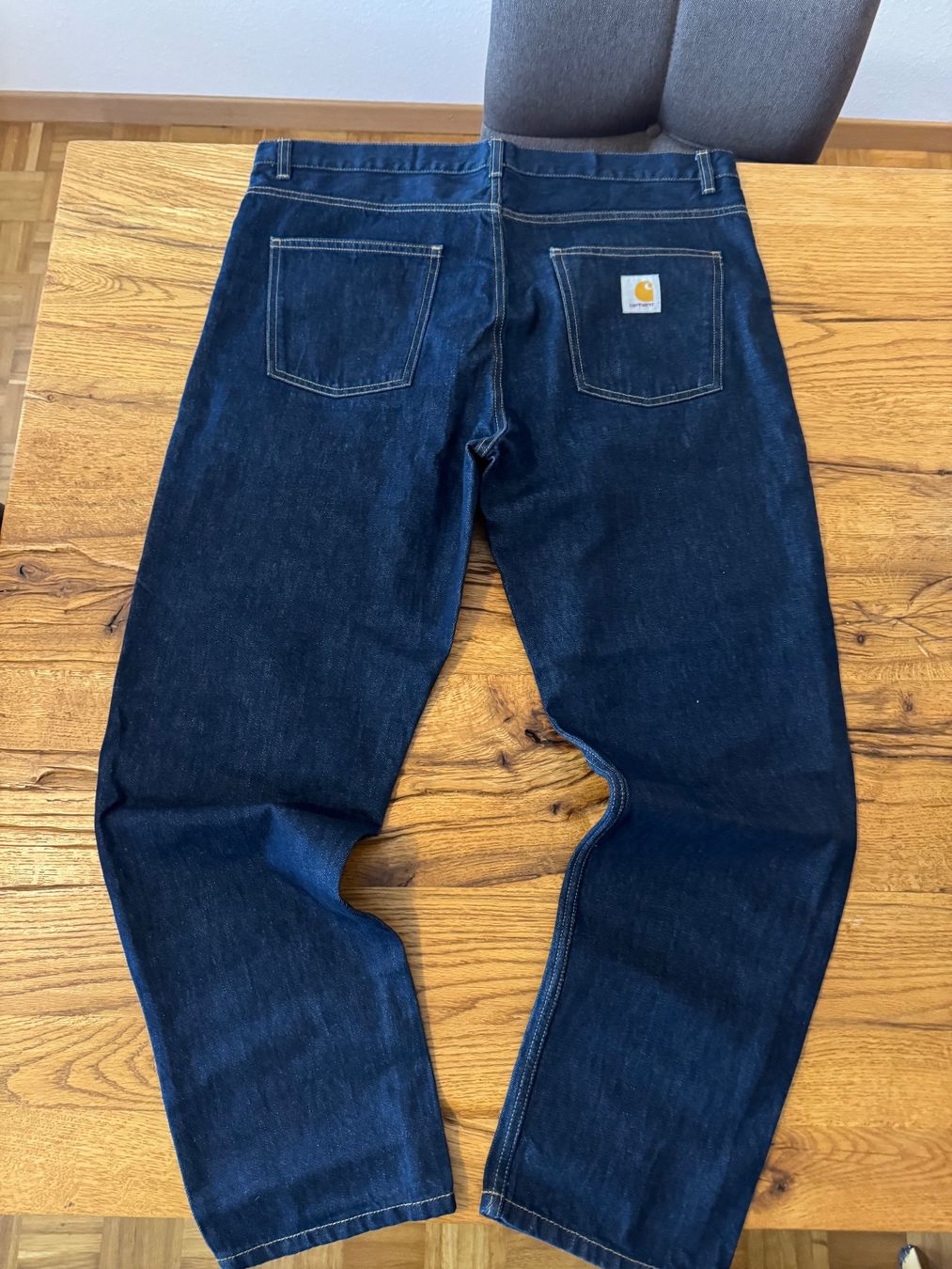 Carhartt Jeans: Carhartt Newel Pant – Usato da Zürich venduto da sell_my_stuff 1