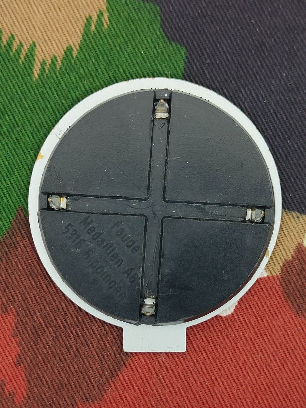 Schweizer Armee Placchette & Badge: Béretemblem Luftschutzschulen 77/277 – Usato da Bauma venduto da SwissMilitaria 1