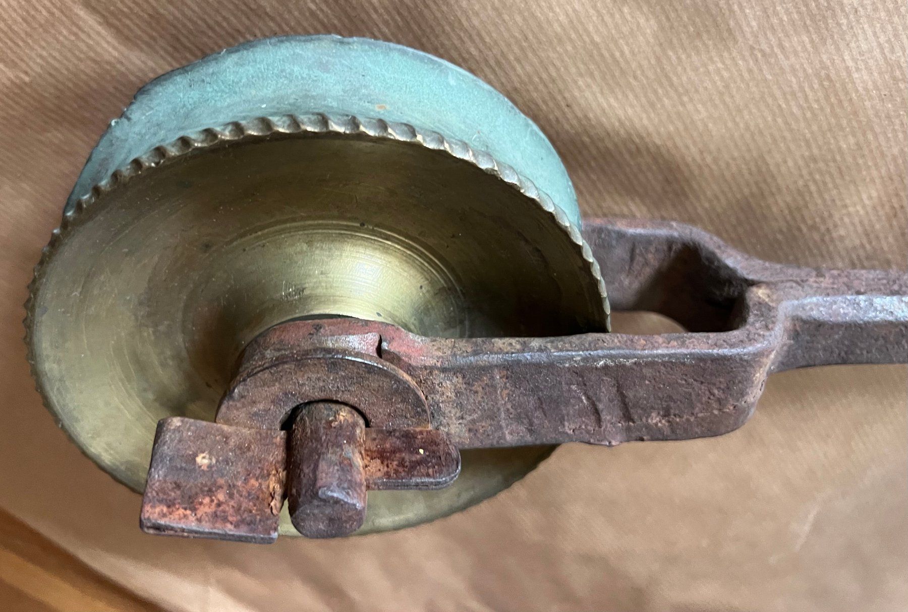 Tutte le decorazioni: Antike Schiffs-Blockrolle – Messing – Usato da Derendingen venduto da emmenwasser 1