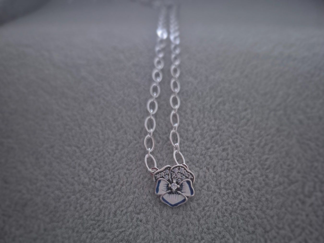 Ketten: Silber Kette mit Charm Blume +Garantie – Neu (gemäss Beschreibung) aus Rotkreuz von Carbone_Bijou-Shop
