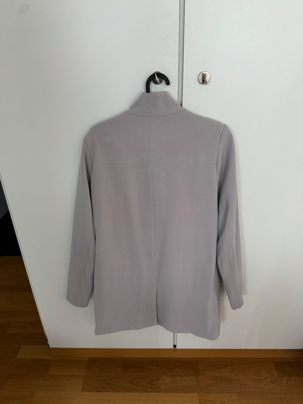 Only Manteaux: grauer Mantel – D'occasion à Rüfenacht BE par NE_ 1