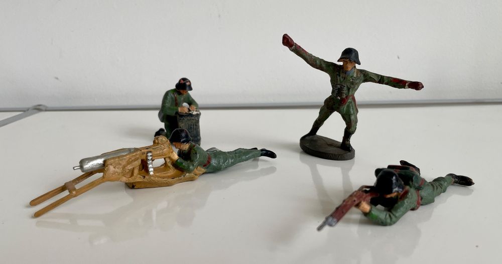 4x Spielzeugfiguren Elastolin Schweizer Armee 1