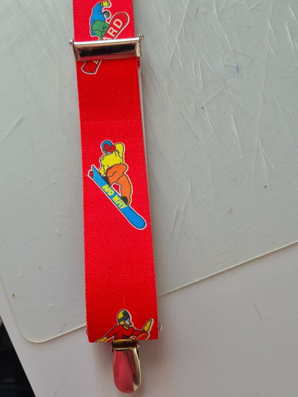 Altro in  Abbigliamento & Accessori: Hosenträger Rot Snowboard – Usato da Seewen SZ venduto da SuperpumaDisplayTeam 6