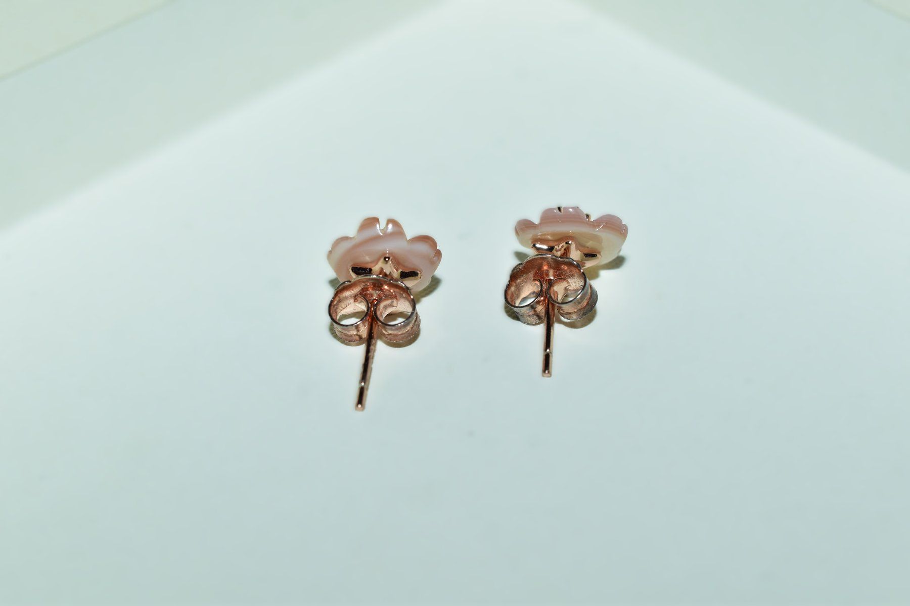 Orecchini pendenti & Orecchini a lobo: Blumenohrstecker mit rosa Stein, neu – Nuovo e nell'imballaggio originale da Laufen venduto da flowerfan 1