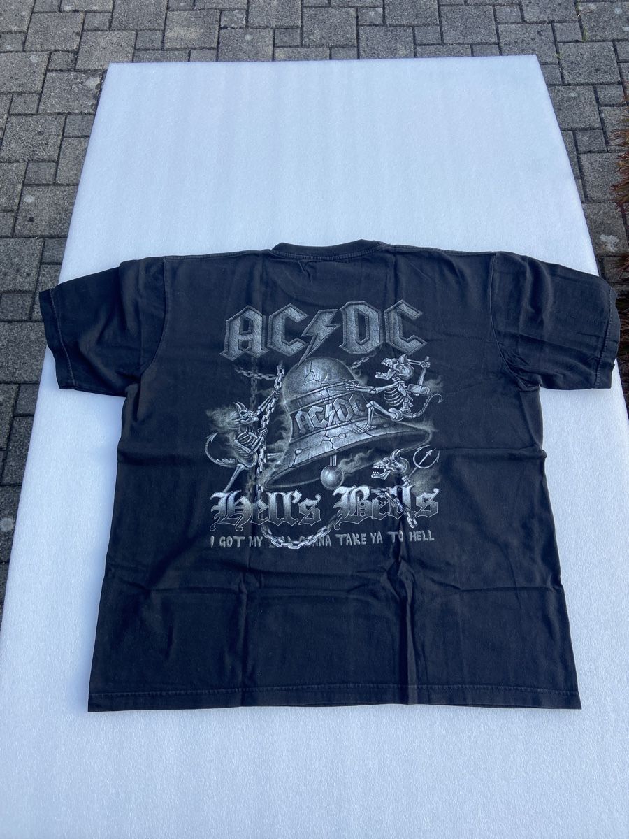 T-shirt: AC/DC Shirt – Usato da Schötz venduto da Willibandi 2