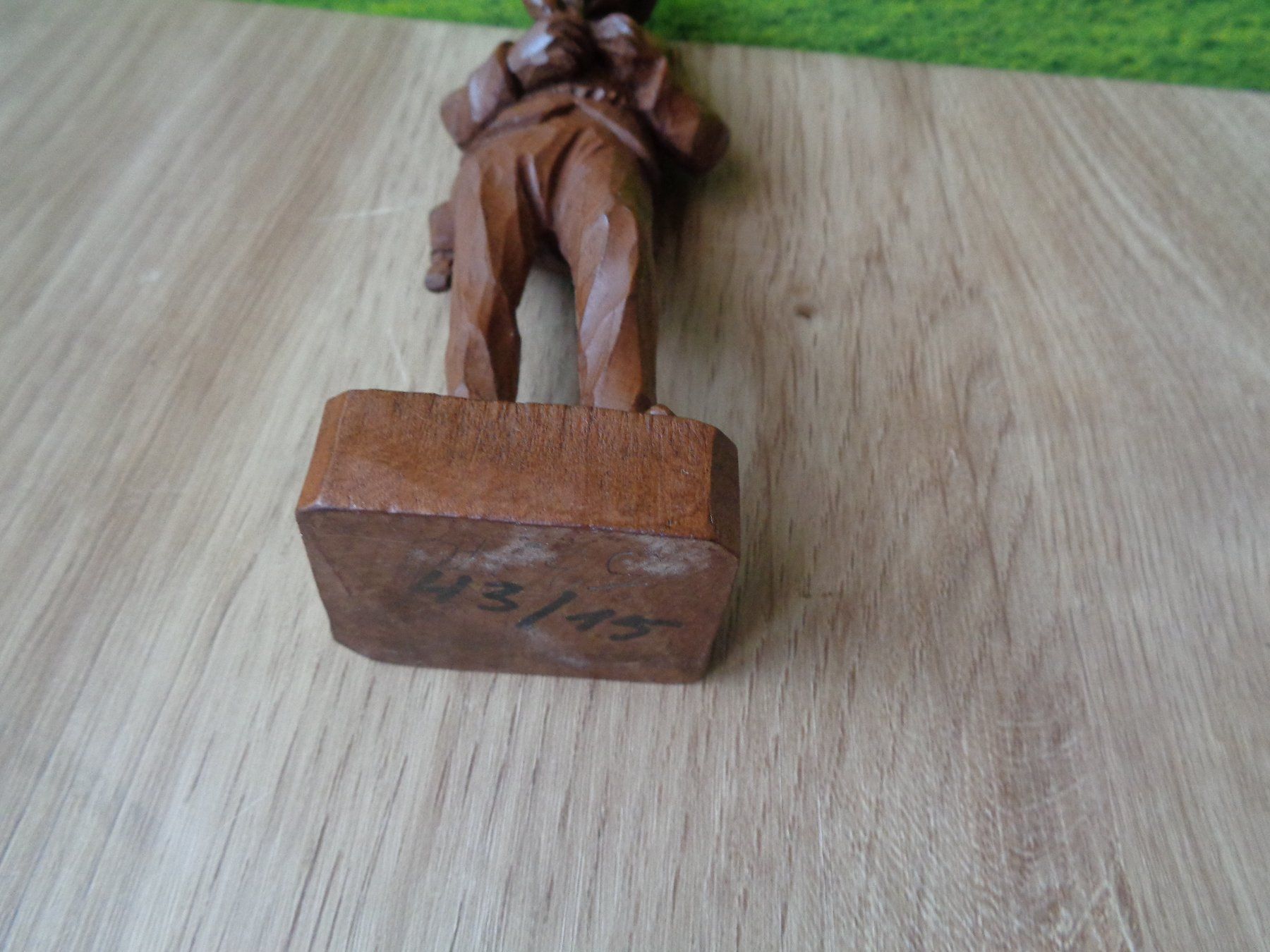 Sculture & Statue: HOLZ-FIGUR MANN MIT TABAKPFEIFE HANDGESCHNITZT – Usato da Henggart venduto da Pascha22 3
