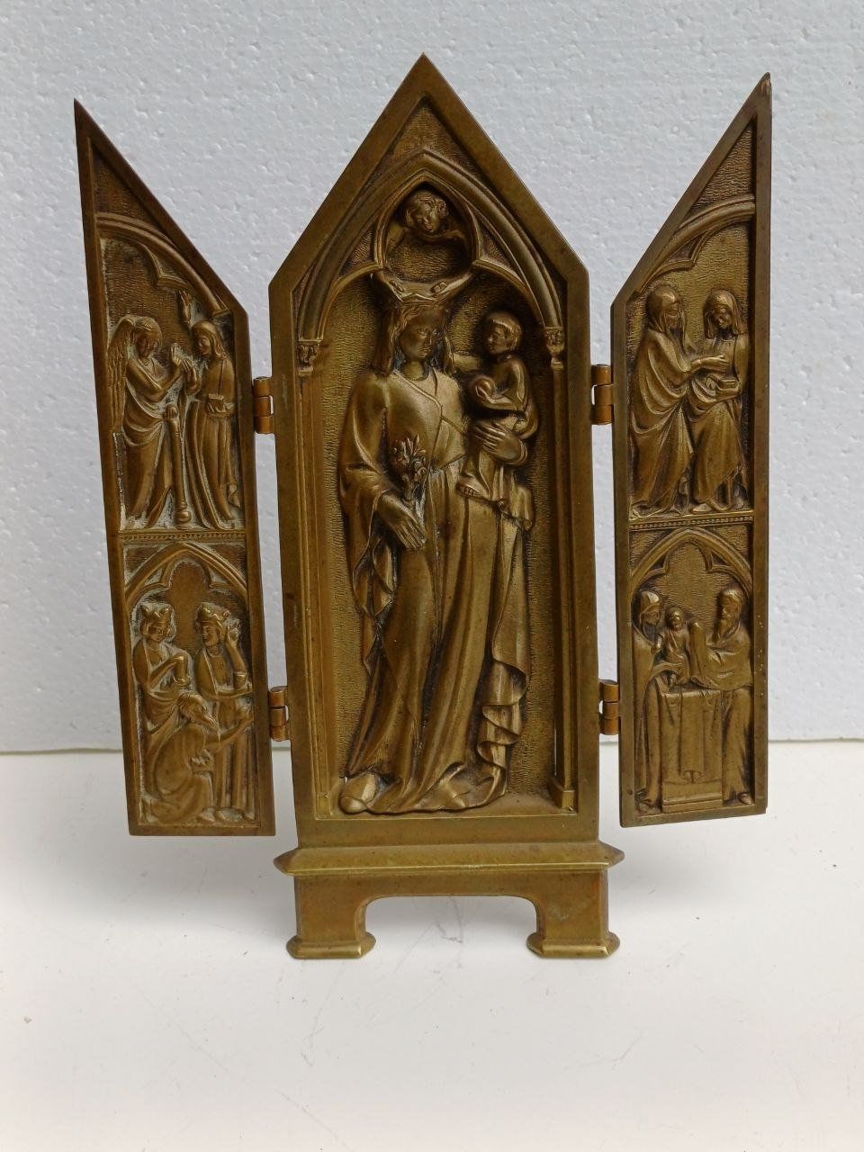 Skulpturen & Statuen: Klappbares Triptychon aus Bronze – Gebraucht aus Bern von Yunkom 7