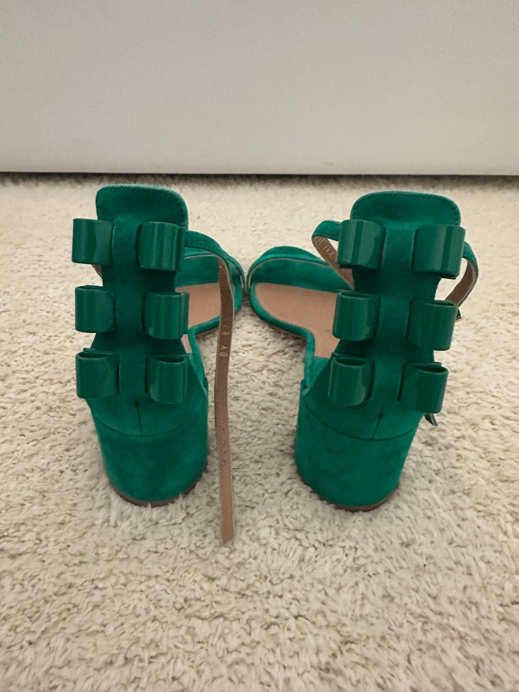Salvatore Ferragamo Scarpe da donna: Salvatore Ferragamo Suede Sandals – Usato da Dallenwil venduto da ZD2019 2