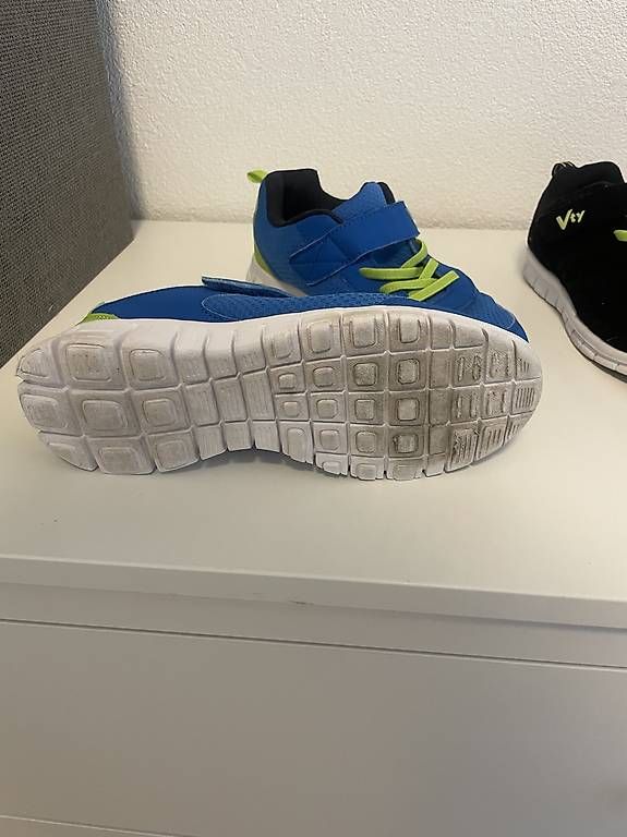 Schuhe für Jungen: Kinderschuhe alle Gr. 34 – Gebraucht aus Glis von SabrinaXA 3