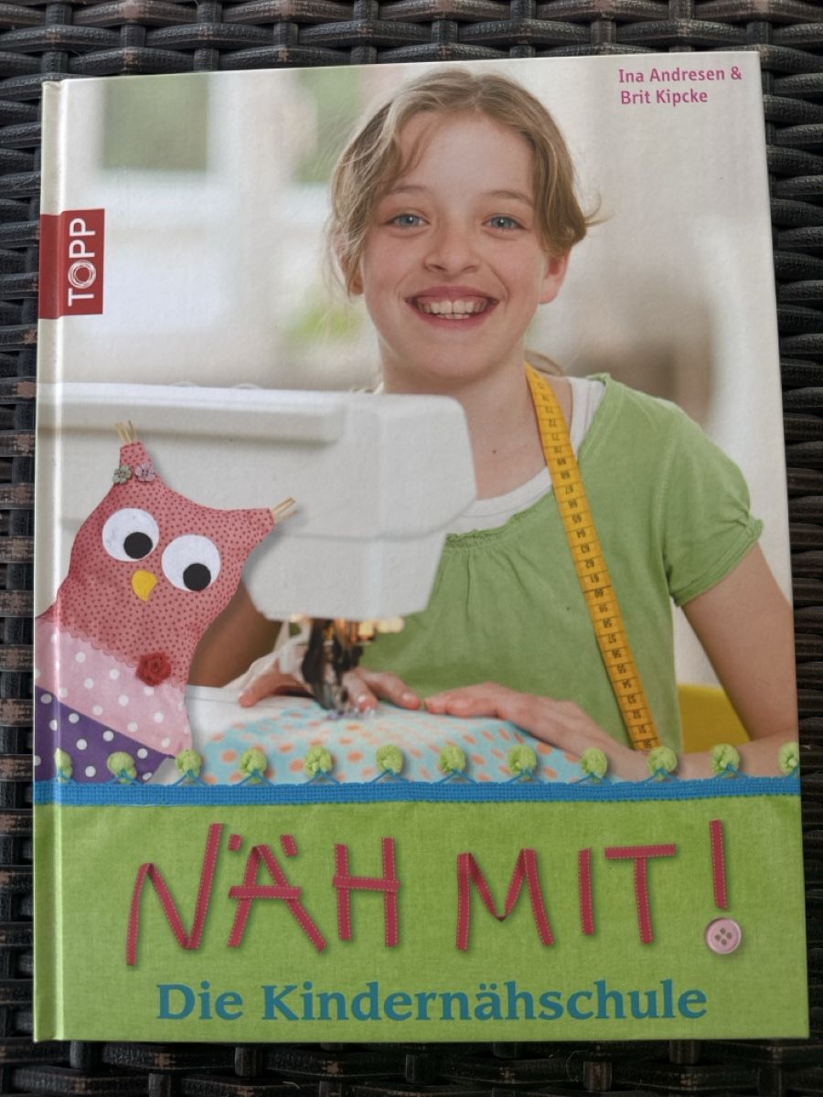 Libri: Buch Kindernähschule: Näh mit! – Nuovo (secondo la descrizione) da Mauren venduto da ducducturi