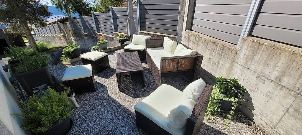 Set de table et chaises: Salon d'été 6 pièces – D'occasion à Les Hauts-Geneveys par Clonoak 1