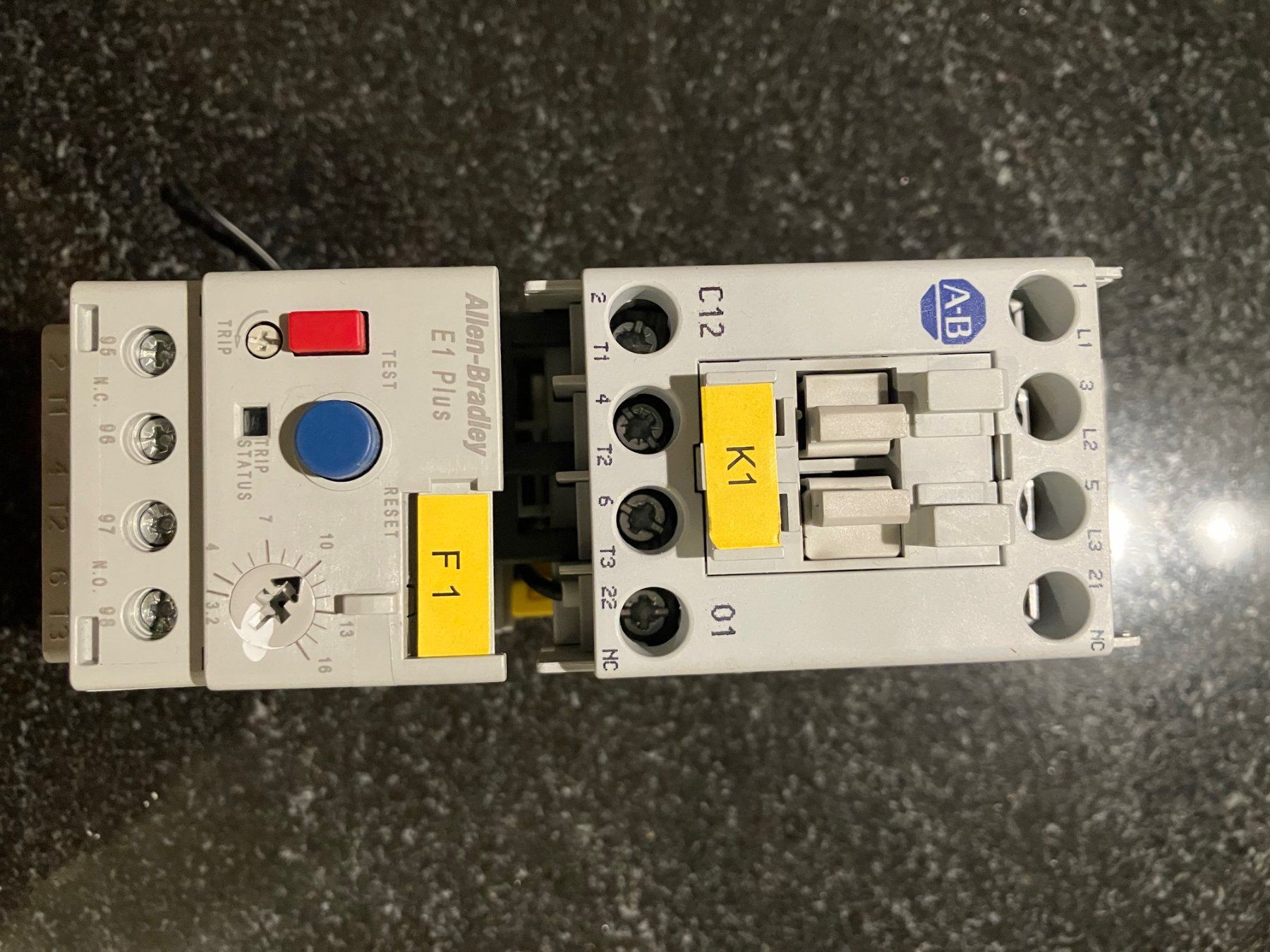 Elektronikbauteile: Allen Bradley 100-C1201 und 193-EEDB – Gebraucht aus Ried-Brig von Clsa 1