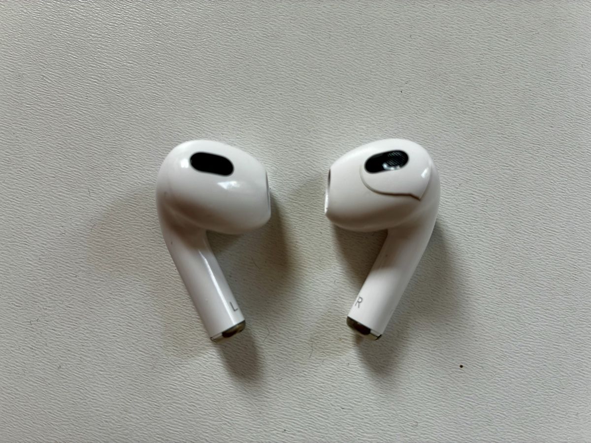Apple Kopfhörer: AirPods (3ème génération) – Defekt aus Renens VD von Rider.27 2