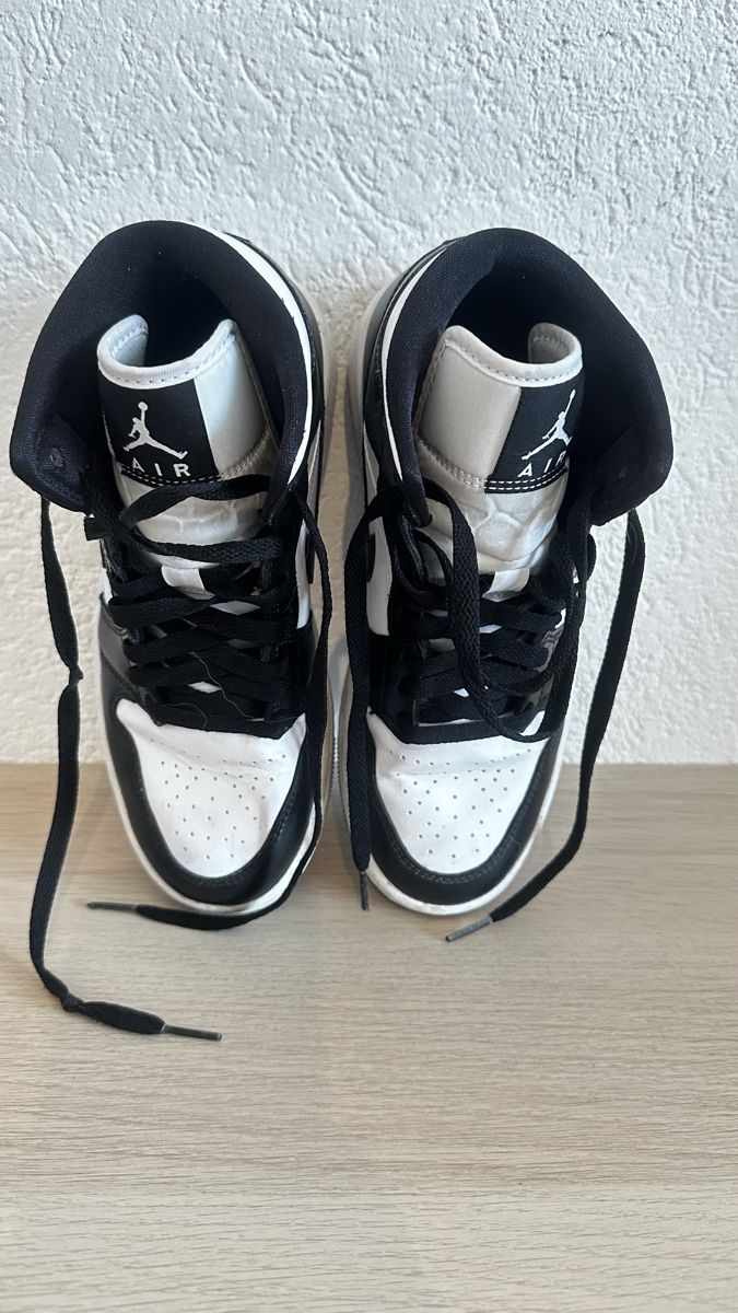 Jordan Scarpe da uomo: Nike Air Jordan Gr 38 – Usato da Männedorf venduto da HollyCat