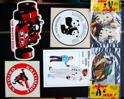 Stickers - 12 intéressants autocollants