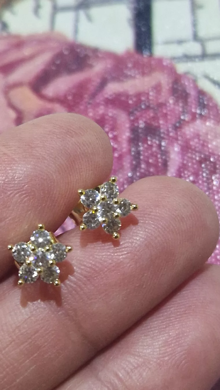 Orecchini pendenti & Orecchini a lobo: Earring  – Nuovo e nell'imballaggio originale da Château-d'Oex venduto da mgj_9559