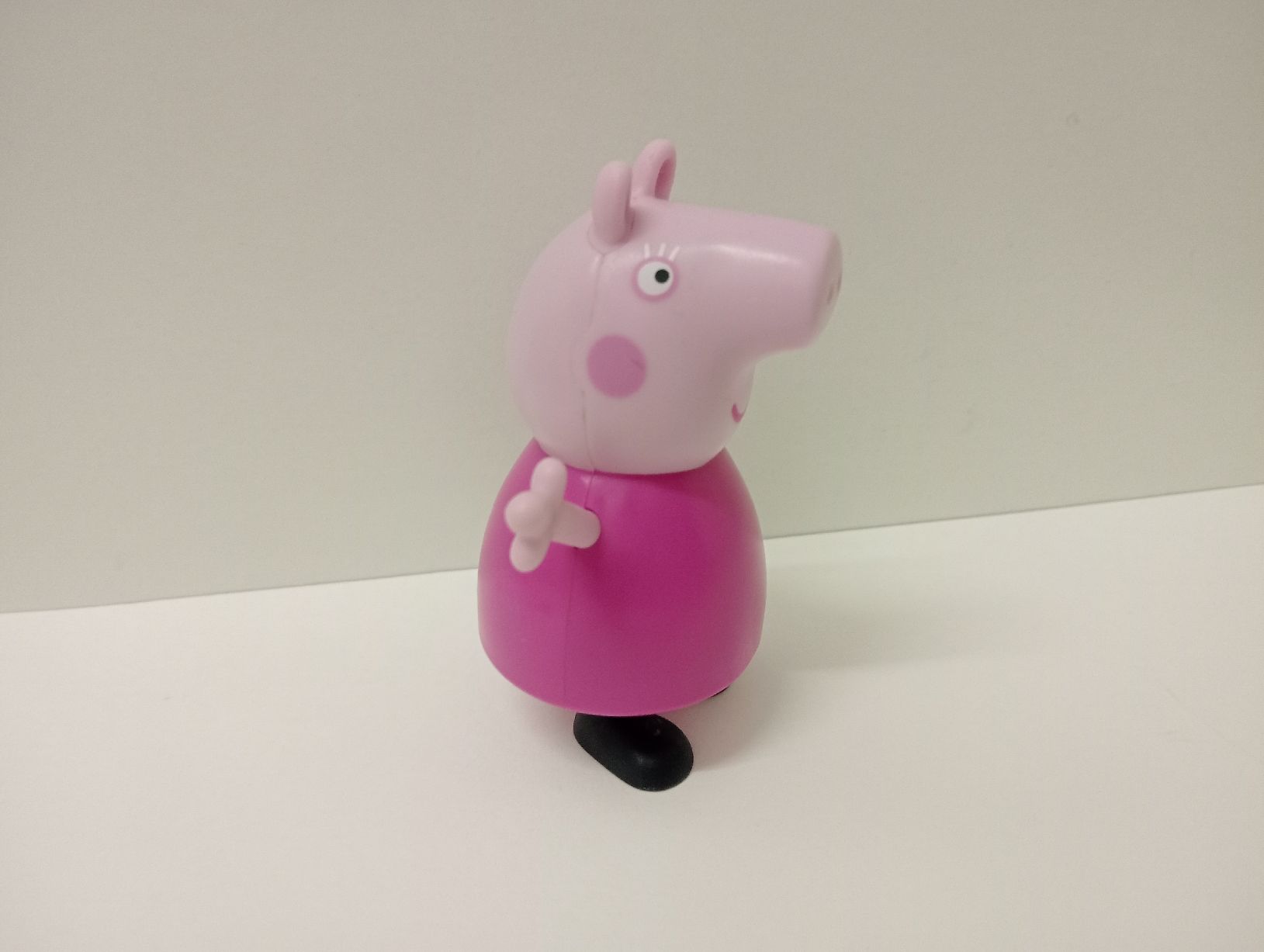 Hasbro Figuren: Peppa Pig Figur 8 cm Hasbro - Top Zustand – Gebraucht aus Allschwil von Evgeniia78