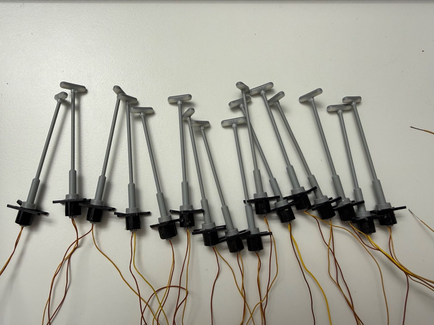 Modellini di ferrovie: 16x HO Leuchten mit 2 LED, 7cm / HO – Usato da Jonschwil venduto da sutfra12