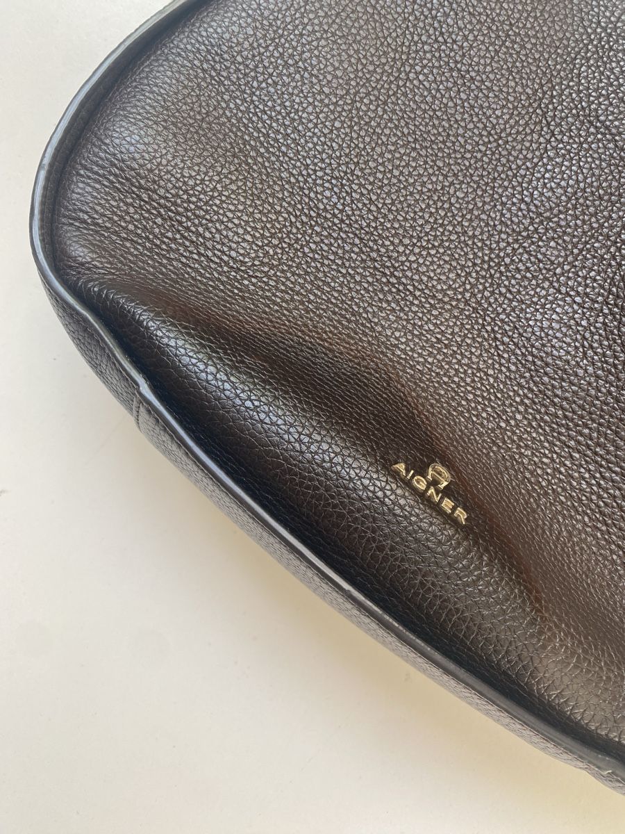 Aigner Sacs femmes: Aigner Ledertasche – D'occasion à Widen par juinl 2