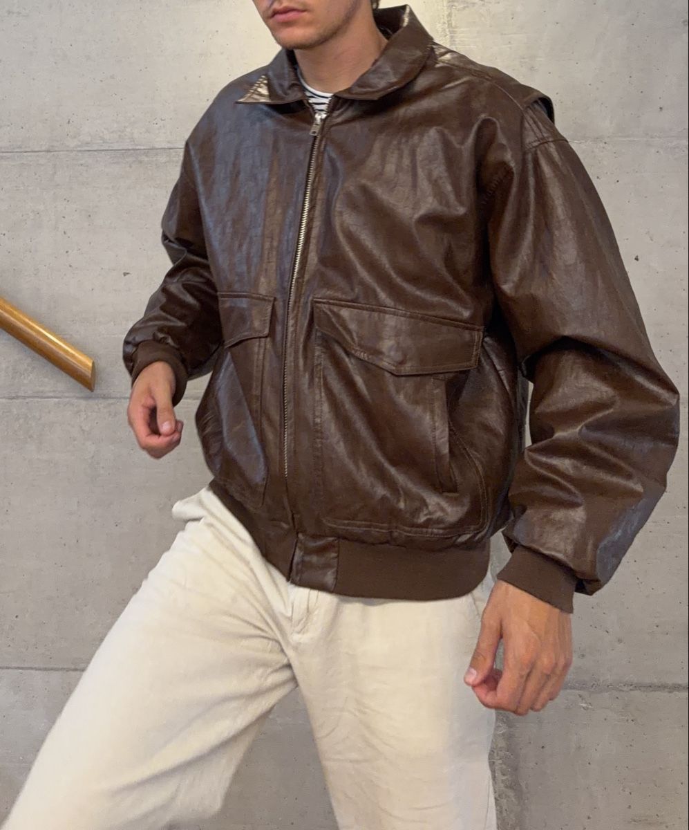 Urban Outfitters Jacken: BDG Bomberjacke lederbraun Grösse M – Gebraucht aus Hünenberg See von jad_d6xp