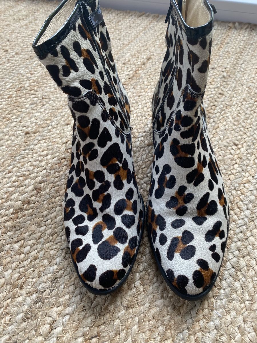 Scarpe da donna: Bottines cuir imprimé léopard p. 39 – Usato da Broc venduto da ffribourg