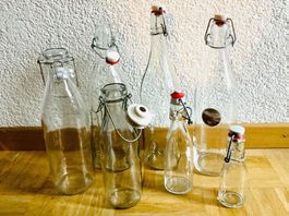 8 verschiedeneGlasflaschen mit Bügelverschluss, Dekoflaschen