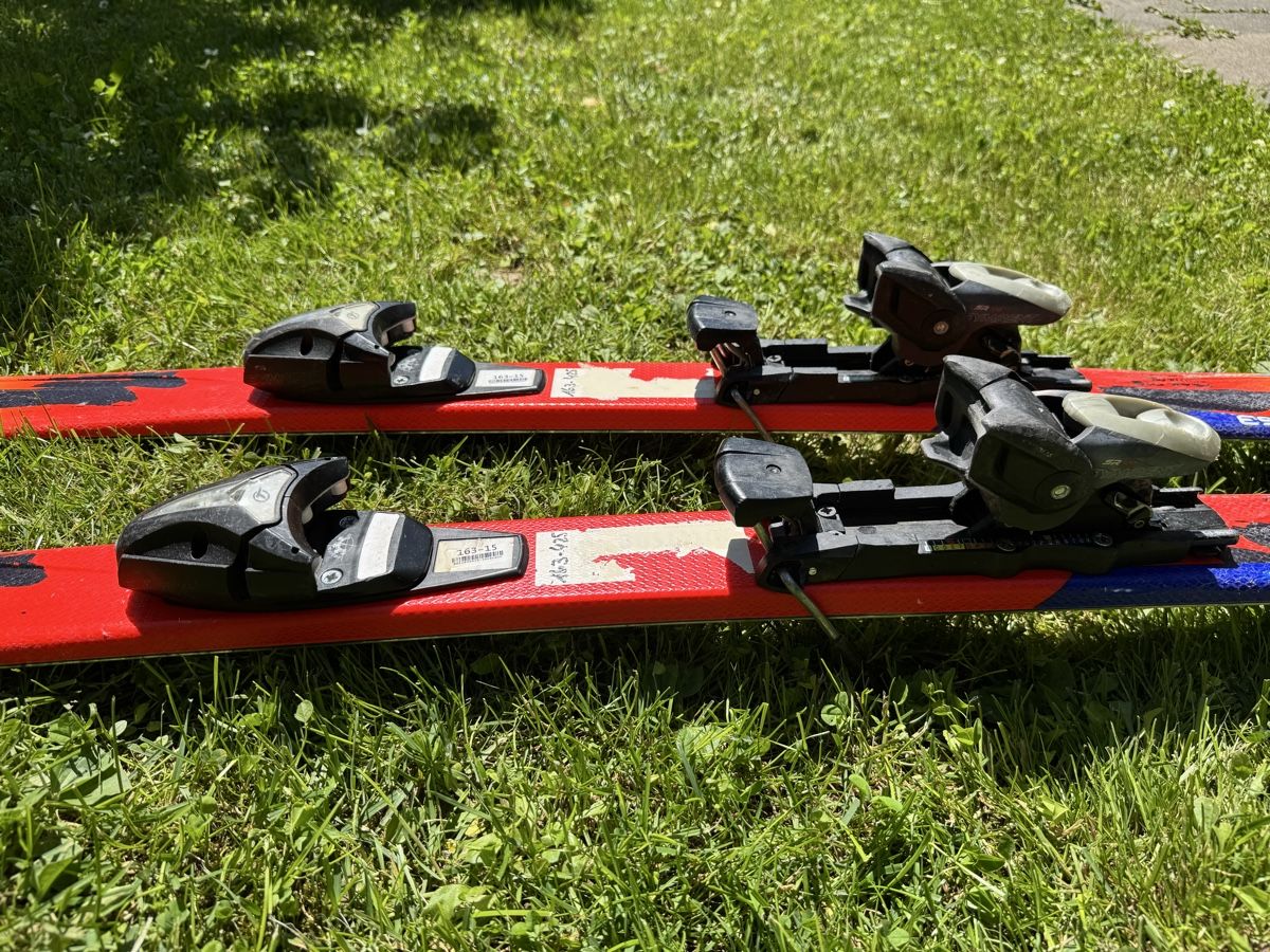 Head Sci: HEAD Peak Skis with Bindings - Ready for Winter Fun! – Usato da Paudex venduto da mrh_6wwk 1