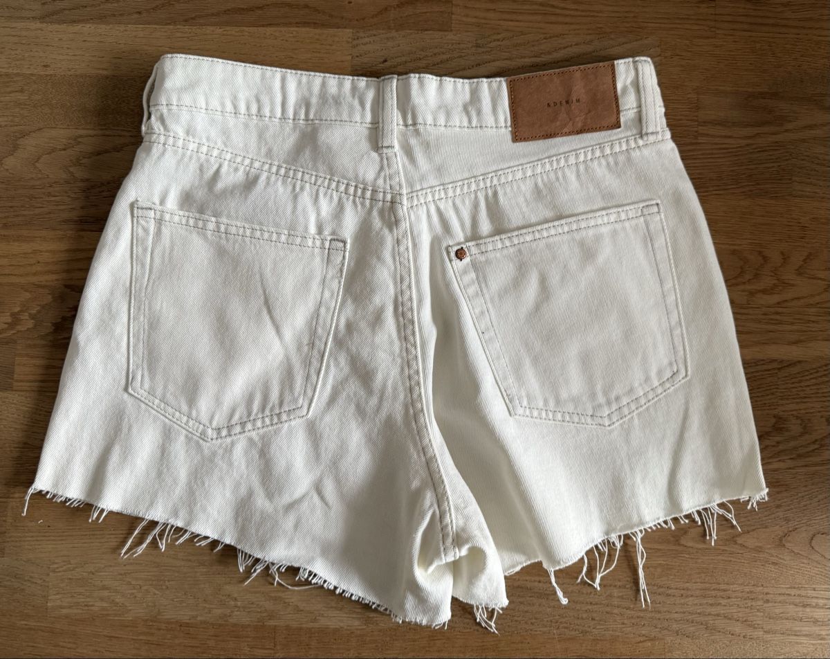 Jeans: Jeansshort, Grösse 38, weiss – Gebraucht aus Anglikon von Haraldinho 1