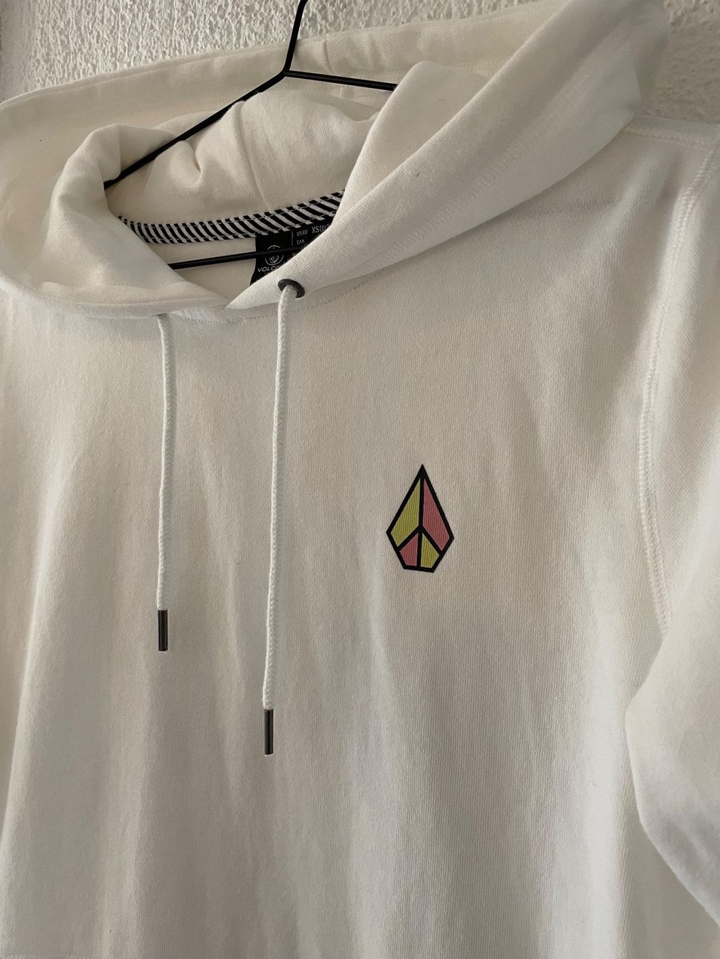 Pullover & Sweatshirts: Kapuzenpulli/Hoodie von Volcom, Grösse XS – Neu (gemäss Beschreibung) aus Wilderswil von Renaissance1 1