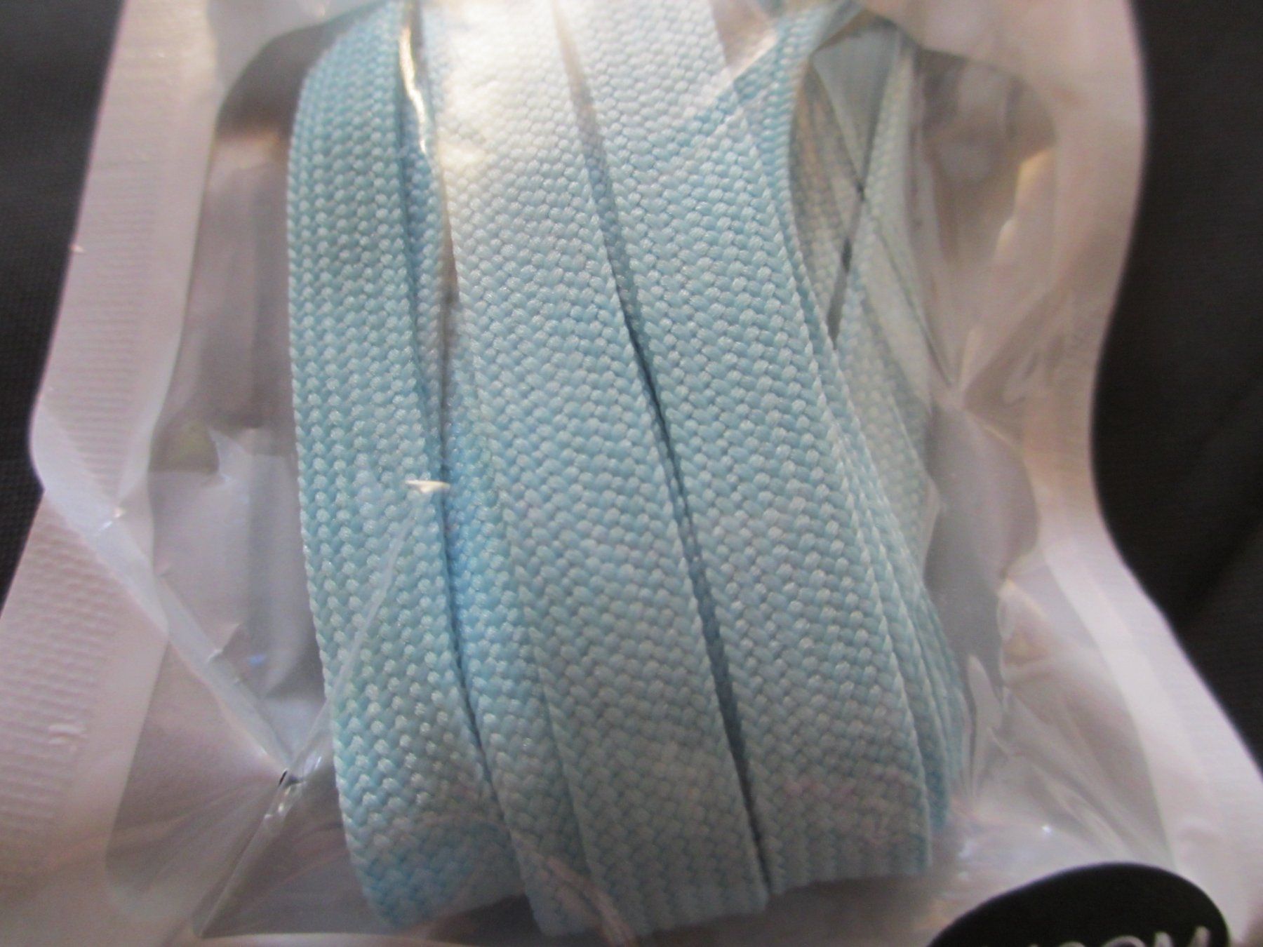 Scarpe da uomo: Hellblaue Schuhbändel, 140cm, Neu und Originalverpackt – Nuovo e nell'imballaggio originale da Herisau venduto da fan_h9qj 1