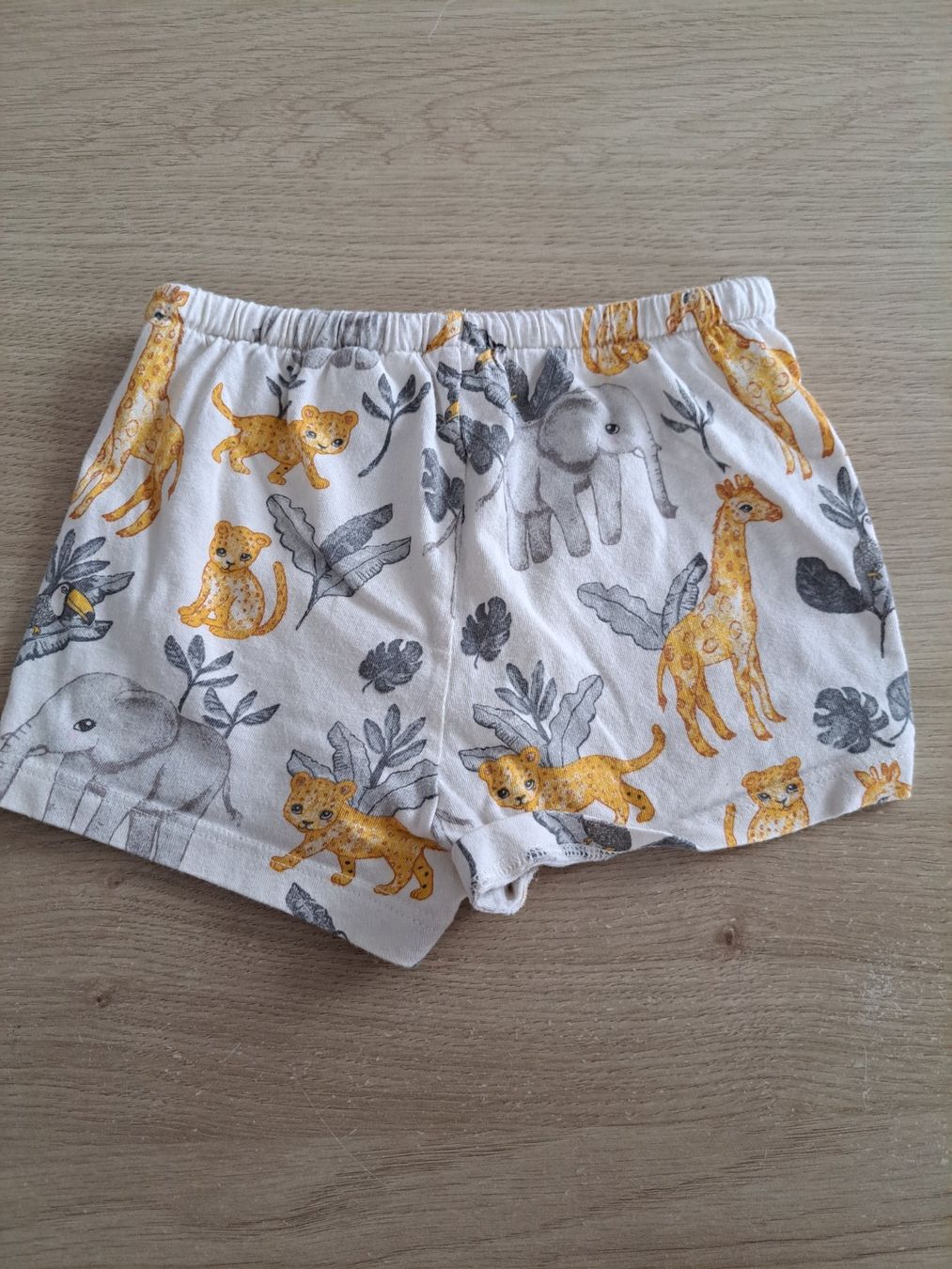 H&M Pantaloni: Short enfant taille 74 – Usato da Marly venduto da Mumu1723 1
