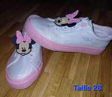 chaussure Minni neuve taille 28b