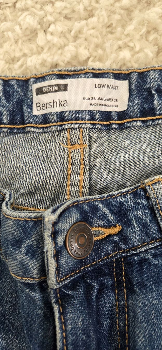 Bershka Jeans: Jeans – Usato da Belp venduto da mar_wyp6 2