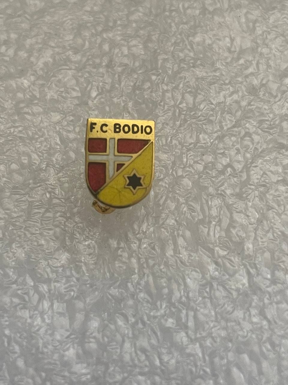 Plaketten & Abzeichen: 233. FC Bodio – Gebraucht aus Luzern von Irek