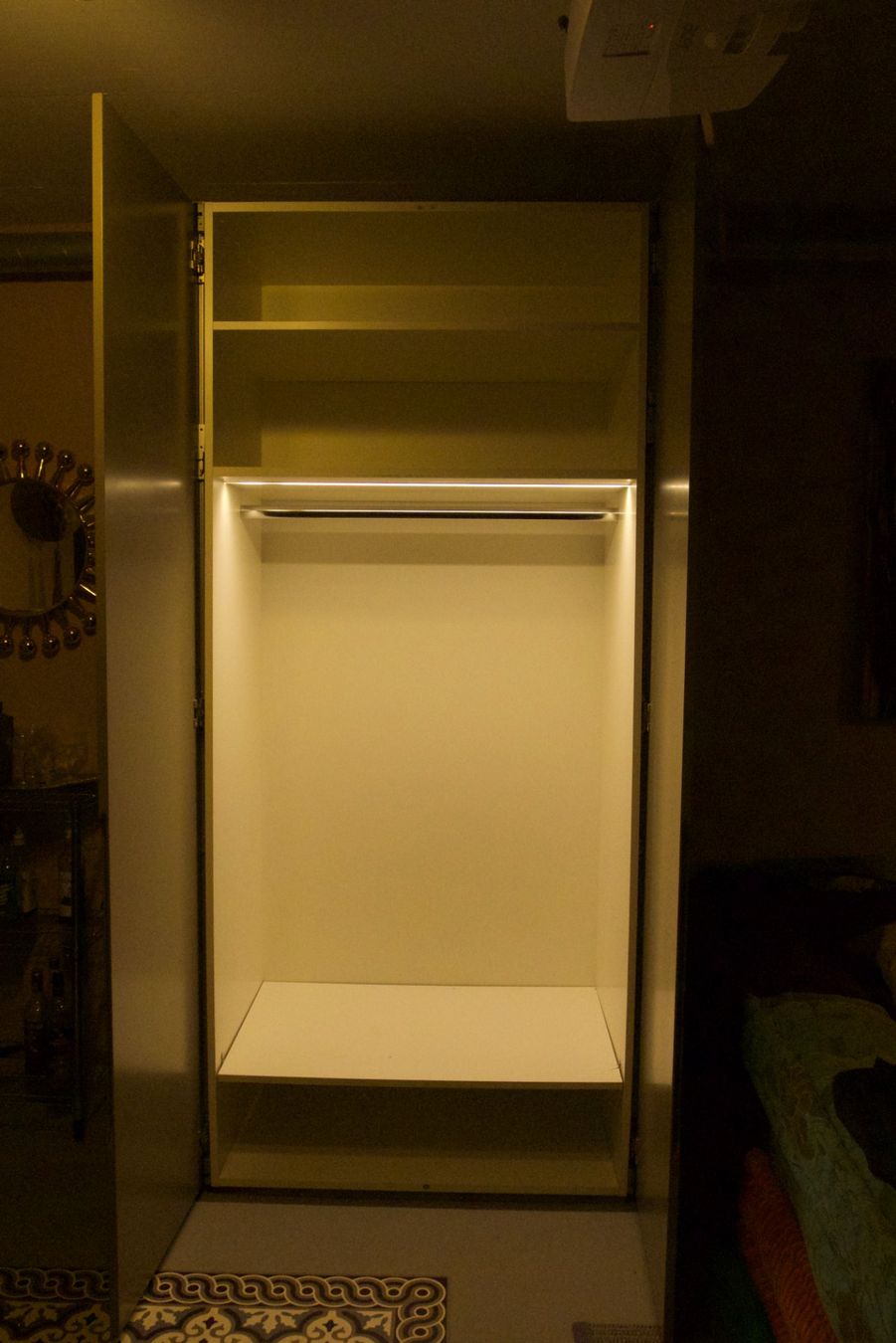 Armadi: Big Modern Closet – Difettoso da Zürich venduto da ski_jw95 3