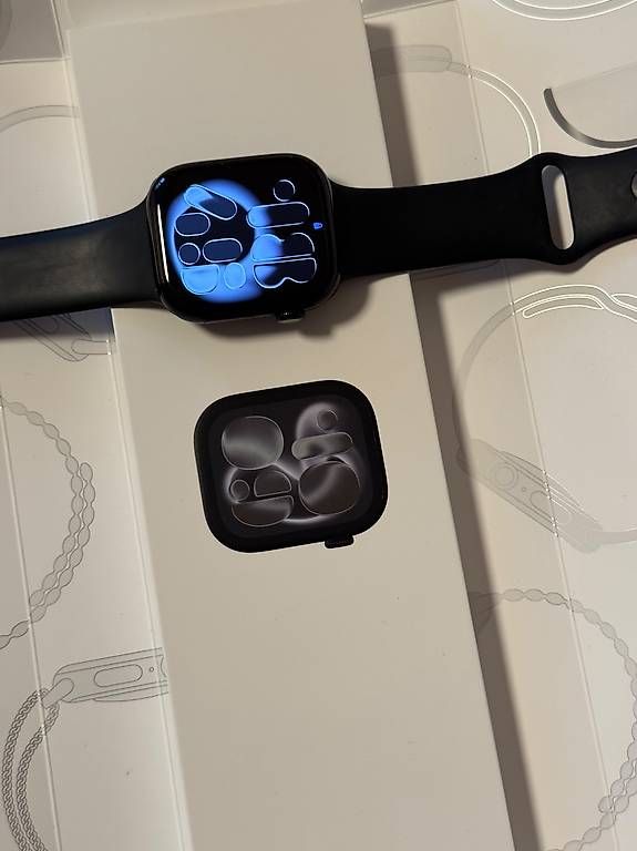 Apple Smartwatch: AppleWatch Series 11, Aluminium Schwarz – Gebraucht aus Buckten von peke61 1