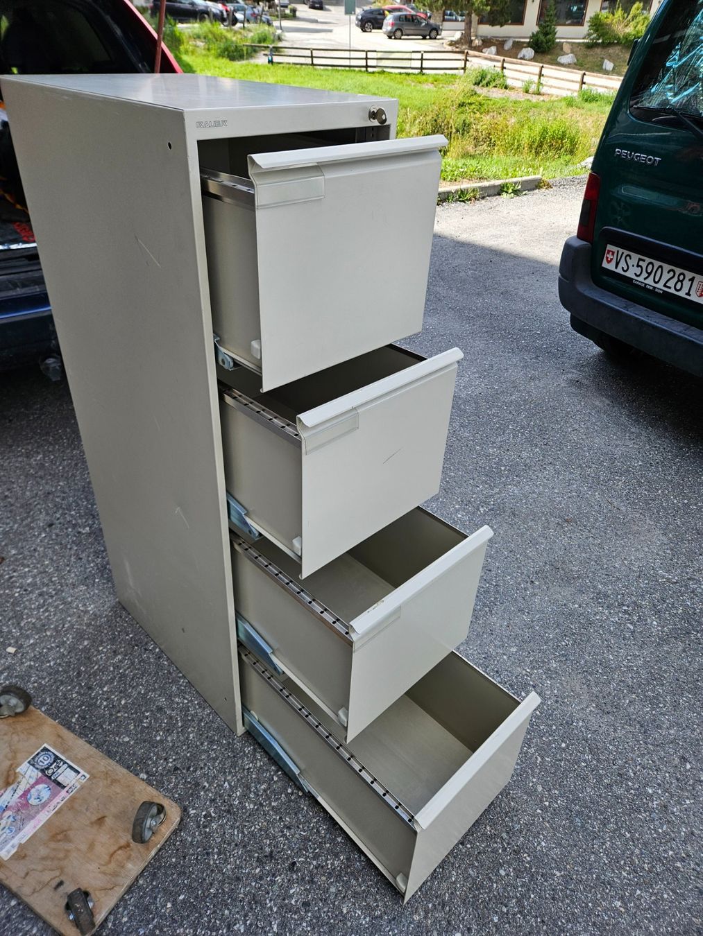 Scaffali: Meuble de rangement/bureau avec clé – Usato da Haute-Nendaz venduto da Bart84