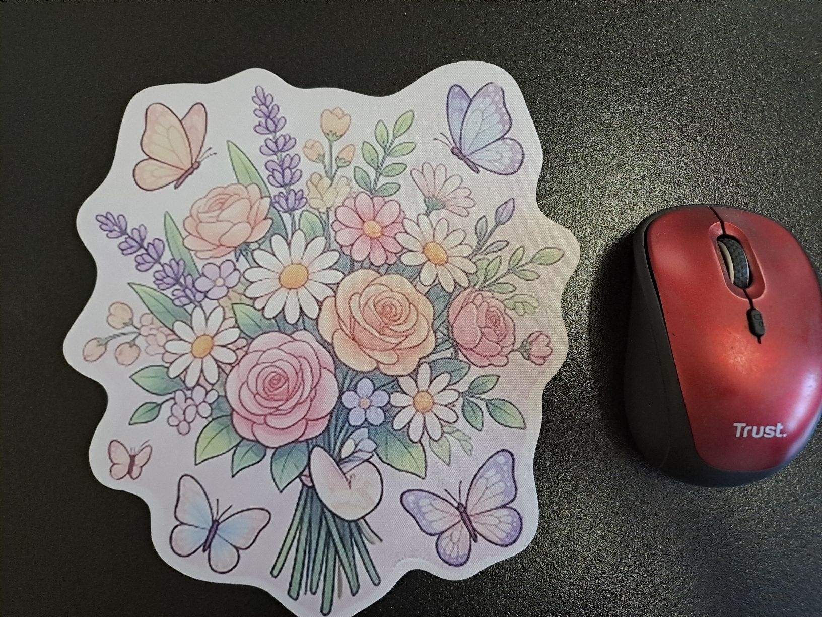 Tapis de souris: Mausmatte Blumenstrauss mit Schmetterling – Neuf (Voir description) à Uznach par Walaylatiere 1