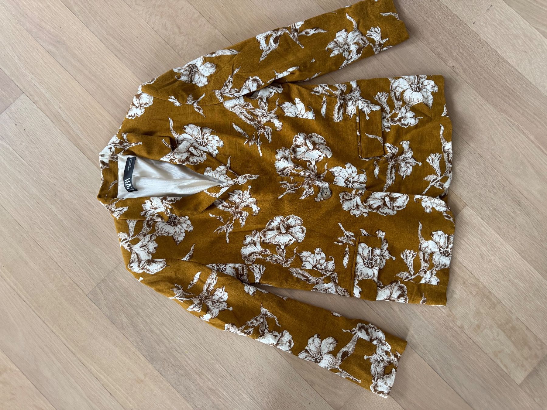 Zara Giacche: Zara Blazer mit Blumenmuster, Leinen, Grösse S/ XS – Usato da Kilchberg ZH venduto da MaM82