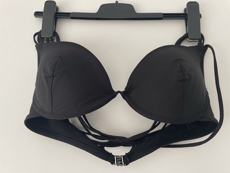Schwarzer sexy BH 80D