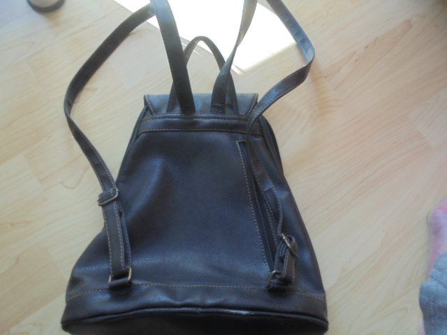 Zaini: Rucksack Schwarz Leder – Usato da Hinwil venduto da Glasperlen 3