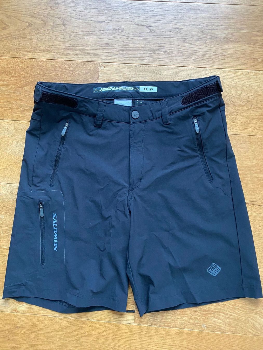 Salomon Pantaloni: Salomon - Acti Lite-Shorts, Grösse 48 – Nuovo (secondo la descrizione) da Meisterschwanden venduto da Lapins2019