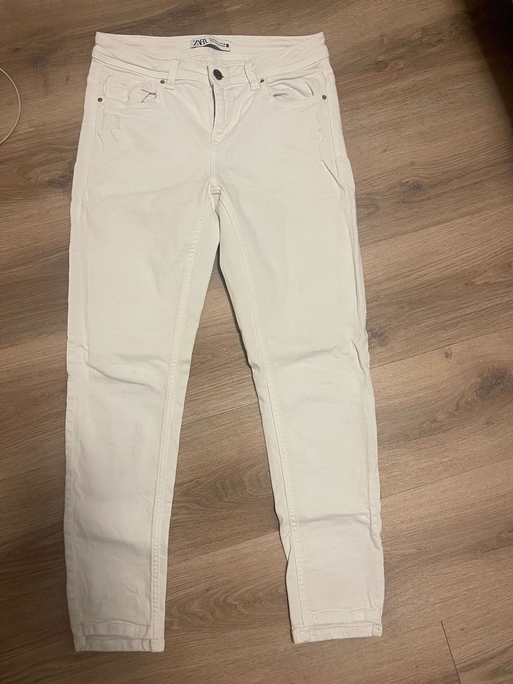 Zara Jeans: Damen Jeans Weiss – Nuovo (secondo la descrizione) da Winterthur venduto da Milan340